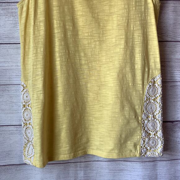 Mystree Yellow Tank Top with Crochet Detail Scoop Neckline Size Medium - Picture 7 of 11